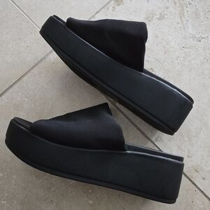 Madden Girl Shelbie platform stretch slide sandals in black SZ 7 - 7.5